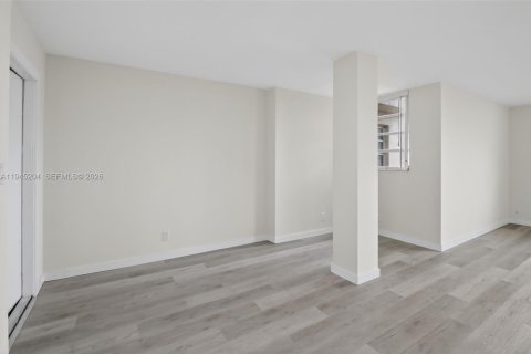 Copropriété à vendre à Hollywood, Floride: 2 chambres, 86.77 m2 № 2002285 - photo 5