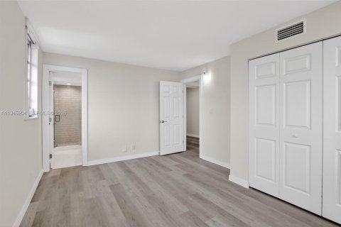 Copropriété à vendre à Hollywood, Floride: 2 chambres, 86.77 m2 № 2002285 - photo 23