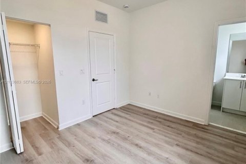 Touwnhouse à louer à Homestead, Floride: 3 chambres, 120.77 m2 № 2437623 - photo 14