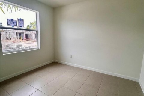 Touwnhouse à louer à Homestead, Floride: 3 chambres, 120.77 m2 № 2437623 - photo 18