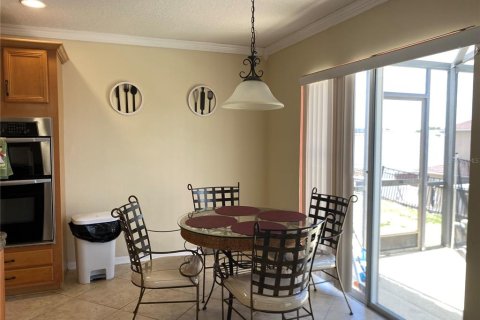 Casa en venta en Davenport, Florida, 4 dormitorios, 181.16 m2 № 2202304 - foto 10