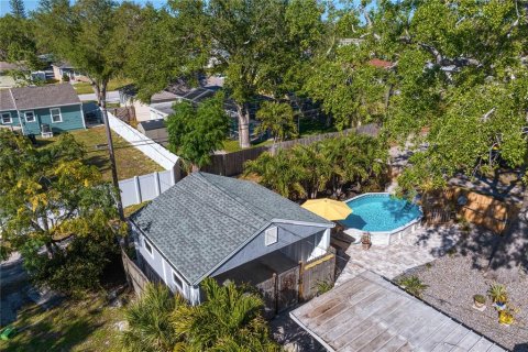 House in Saint Petersburg, Florida 3 bedrooms, 110.83 sq.m. № 1586077 - photo 26