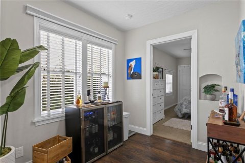 House in Saint Petersburg, Florida 3 bedrooms, 110.83 sq.m. № 1586077 - photo 17