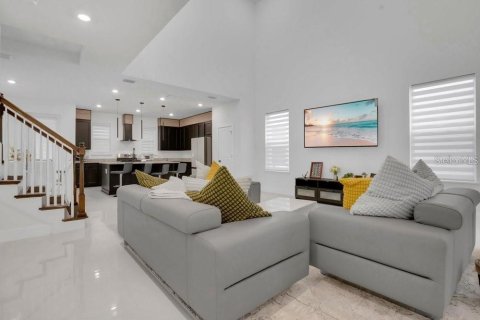 House in Winter Garden, Florida 4 bedrooms, 247.77 sq.m. № 2203829 - photo 5