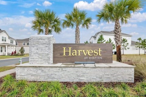 House in Winter Garden, Florida 4 bedrooms, 247.77 sq.m. № 2203829 - photo 3