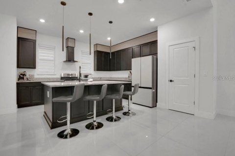 House in Winter Garden, Florida 4 bedrooms, 247.77 sq.m. № 2203829 - photo 10
