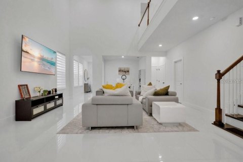 House in Winter Garden, Florida 4 bedrooms, 247.77 sq.m. № 2203829 - photo 6