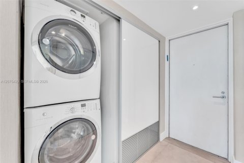 Copropriété à vendre à Miami Beach, Floride: 2 chambres, 106.19 m2 № 2317991 - photo 12