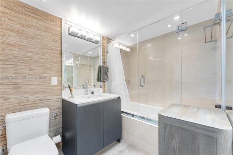 Copropriété à vendre à Miami Beach, Floride: 2 chambres, 106.19 m2 № 2317991 - photo 11