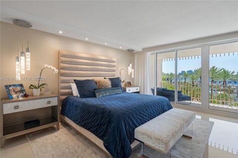Condominio en venta en Miami, Florida, 3 dormitorios, 225.2 m2 № 2154878 - foto 12