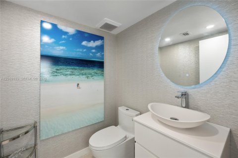 Condominio en venta en Miami, Florida, 3 dormitorios, 225.2 m2 № 2154878 - foto 7