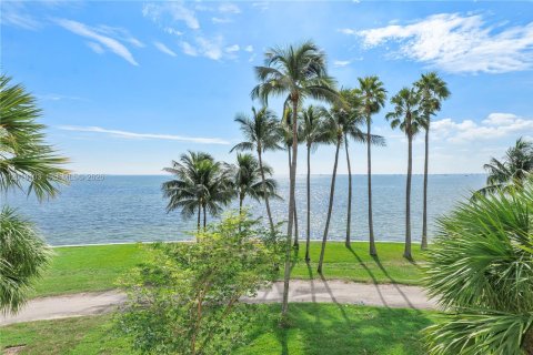 Condominio en venta en Miami, Florida, 3 dormitorios, 225.2 m2 № 2154878 - foto 28