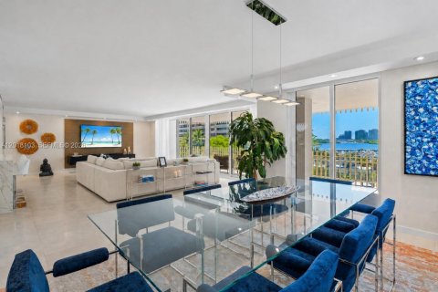 Condominio en venta en Miami, Florida, 3 dormitorios, 225.2 m2 № 2154878 - foto 5