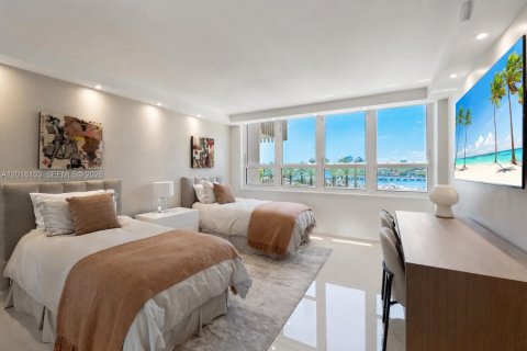 Condominio en venta en Miami, Florida, 3 dormitorios, 225.2 m2 № 2154878 - foto 9