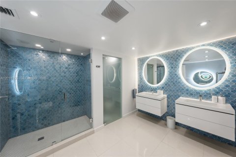 Condominio en venta en Miami, Florida, 3 dormitorios, 225.2 m2 № 2154878 - foto 14