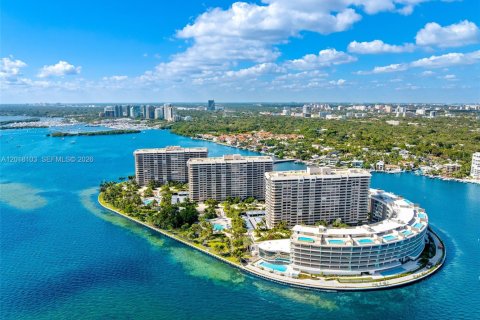 Condominio en venta en Miami, Florida, 3 dormitorios, 225.2 m2 № 2154878 - foto 23