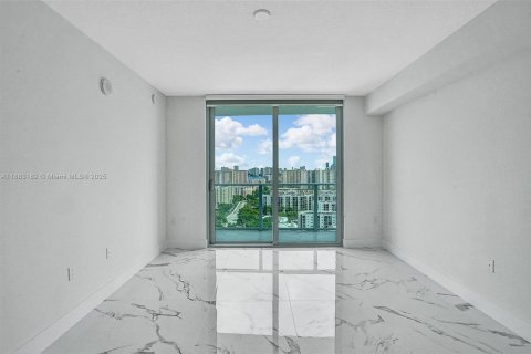 Condo in Sunny Isles Beach, Florida, 2 bedrooms  № 1931026 - photo 8
