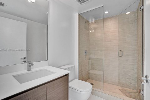 Condo in Sunny Isles Beach, Florida, 2 bedrooms  № 1931026 - photo 18