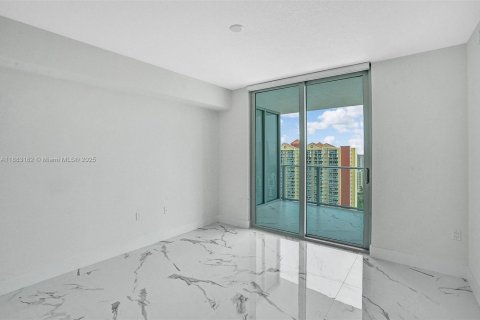 Condo in Sunny Isles Beach, Florida, 2 bedrooms  № 1931026 - photo 20