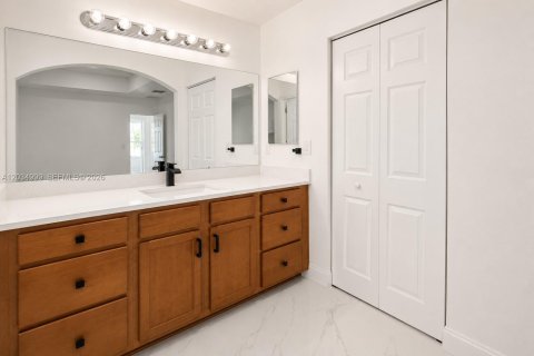Touwnhouse à vendre à Cutler Bay, Floride: 3 chambres, 140.75 m2 № 2154130 - photo 15