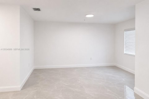 Touwnhouse à vendre à Cutler Bay, Floride: 3 chambres, 140.75 m2 № 2154130 - photo 3