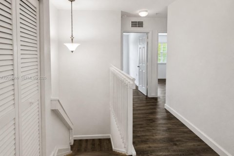 Touwnhouse à vendre à Cutler Bay, Floride: 3 chambres, 140.75 m2 № 2154130 - photo 8