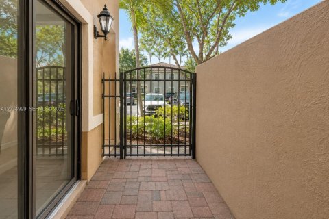 Touwnhouse à vendre à Cutler Bay, Floride: 3 chambres, 140.75 m2 № 2154130 - photo 17