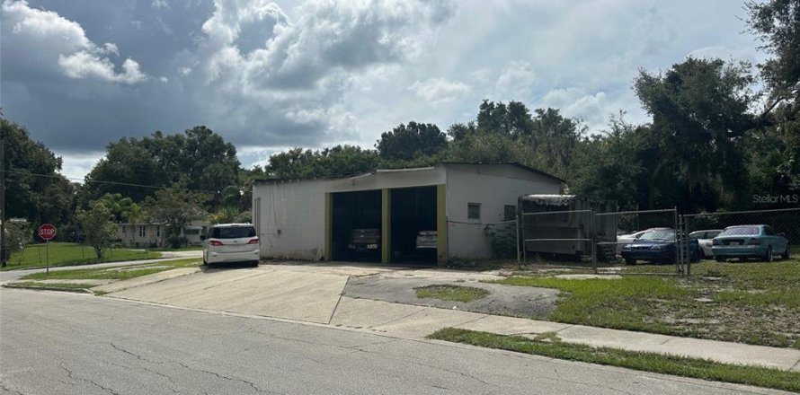 Propiedad comercial en DeLand, Florida 111.48 m2 № 2206337