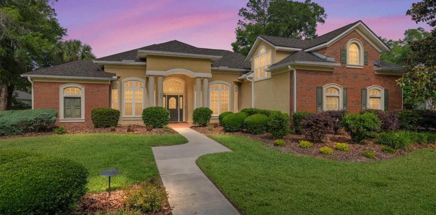 Casa en Gainesville, Florida 5 dormitorios, 383.04 m2 № 2201621
