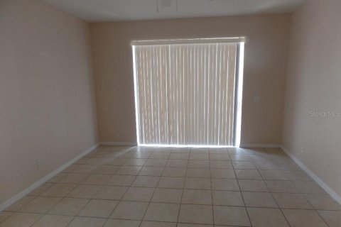 Villa ou maison à louer à Kissimmee, Floride: 4 chambres, 183.2 m2 № 2418864 - photo 7