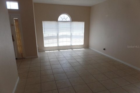 Villa ou maison à louer à Kissimmee, Floride: 4 chambres, 183.2 m2 № 2418864 - photo 3