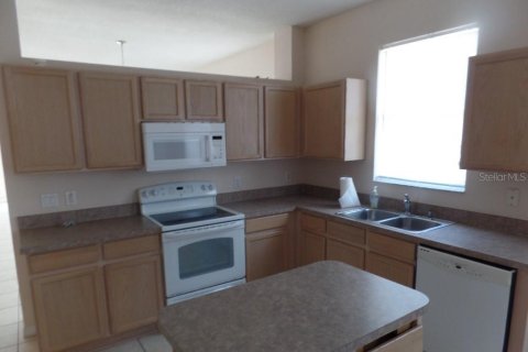 Villa ou maison à louer à Kissimmee, Floride: 4 chambres, 183.2 m2 № 2418864 - photo 5