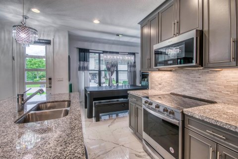 Touwnhouse à vendre à Lake Worth, Floride: 3 chambres, 181.53 m2 № 2402638 - photo 8