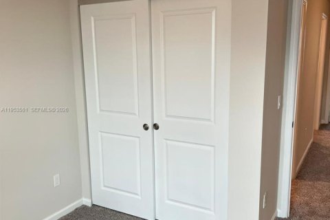 Adosado en alquiler en Mangonia Park, Florida, 3 dormitorios, 135.08 m2 № 2008026 - foto 25