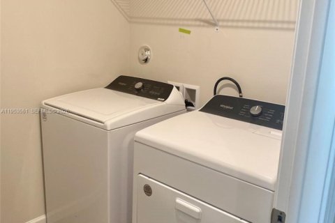 Adosado en alquiler en Mangonia Park, Florida, 3 dormitorios, 135.08 m2 № 2008026 - foto 21