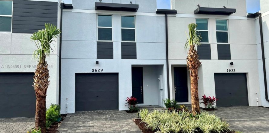 Adosado en Mangonia Park, Florida 3 dormitorios, 135.08 m2 № 2008026