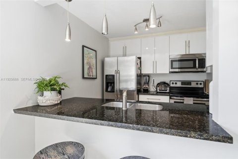 Снять в аренду кондоминиум в Майами, Флорида 2 спальни, 85.38м2, № 1991738 - фото 11