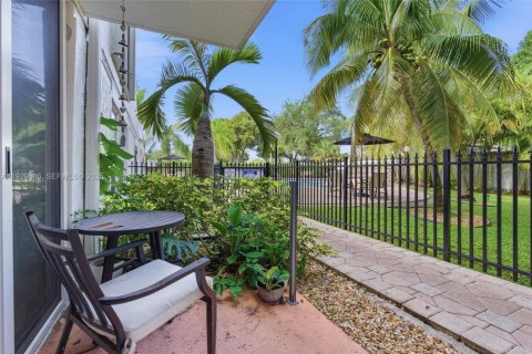 Снять в аренду кондоминиум в Майами, Флорида 2 спальни, 85.38м2, № 1991738 - фото 24