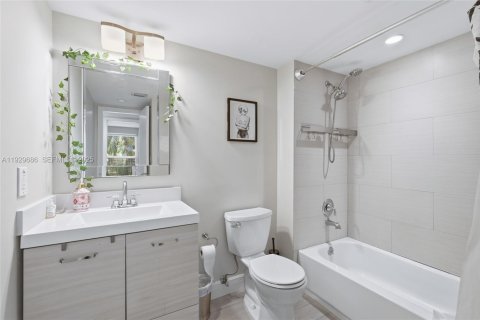 Снять в аренду кондоминиум в Майами, Флорида 2 спальни, 85.38м2, № 1991738 - фото 16