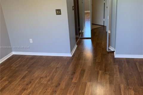 Copropriété à vendre à Royal Palm Beach, Floride: 2 chambres, 103.31 m2 № 2069613 - photo 12