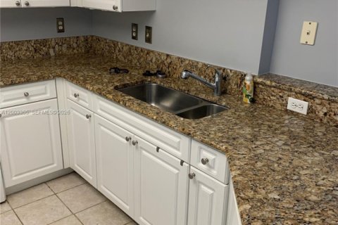 Copropriété à vendre à Royal Palm Beach, Floride: 2 chambres, 103.31 m2 № 2069613 - photo 16