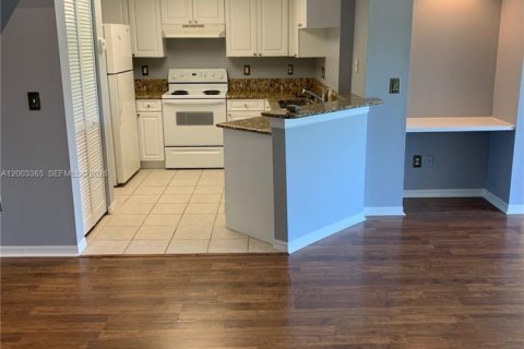 Copropriété à vendre à Royal Palm Beach, Floride: 2 chambres, 103.31 m2 № 2069613 - photo 4