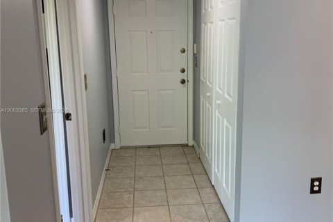 Copropriété à vendre à Royal Palm Beach, Floride: 2 chambres, 103.31 m2 № 2069613 - photo 9