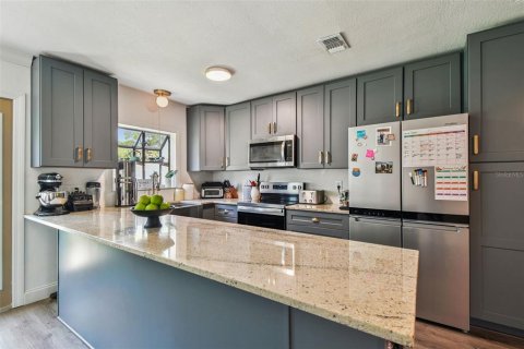 Casa en venta en Tampa, Florida, 3 dormitorios, 142.7 m2 № 1919838 - foto 18