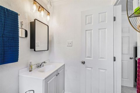 Casa en venta en Tampa, Florida, 3 dormitorios, 142.7 m2 № 1919838 - foto 30
