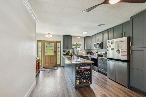 Casa en venta en Tampa, Florida, 3 dormitorios, 142.7 m2 № 1919838 - foto 11