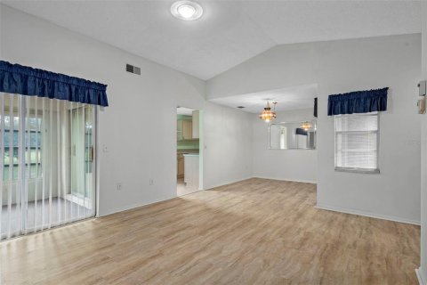 Condominio en venta en Weeki Wachee, Florida, 2 dormitorios, 106.09 m2 № 1915912 - foto 4