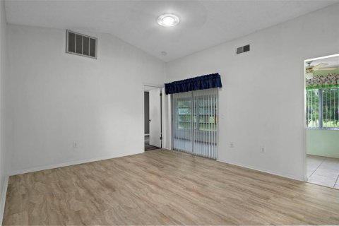 Condominio en venta en Weeki Wachee, Florida, 2 dormitorios, 106.09 m2 № 1915912 - foto 16