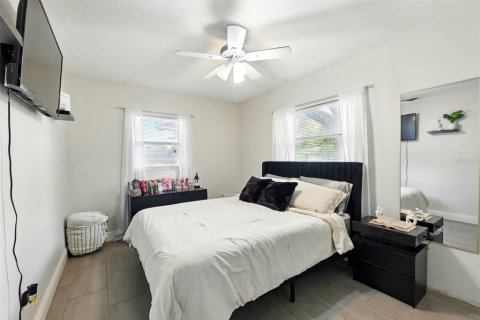 House in Altamonte Springs, Florida 4 bedrooms, 166.2 sq.m. № 1652522 - photo 15
