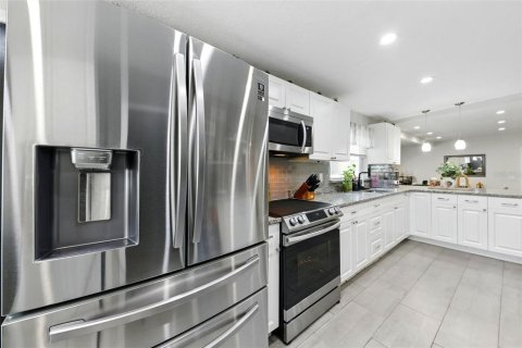 House in Altamonte Springs, Florida 4 bedrooms, 166.2 sq.m. № 1652522 - photo 7